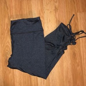 Workout leggings w/ braided bottoms